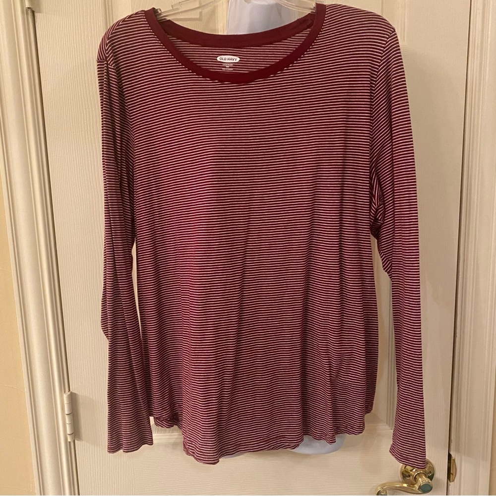 Old Navy long sleeve tee